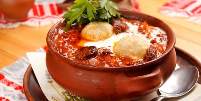 Блюда в горшочках с мясом