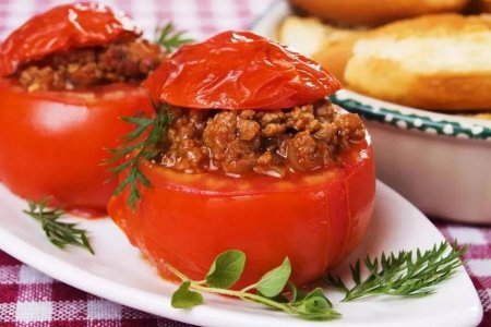 Помидоры, фаршированные куриным филе