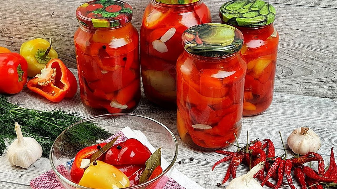 Готовится всё быстро, а получается яркая закуска с насыщенным чесночным ароматом.