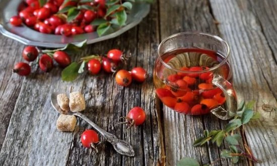 Что произойдет, если ежедневно пить чай с ягодами шиповника?